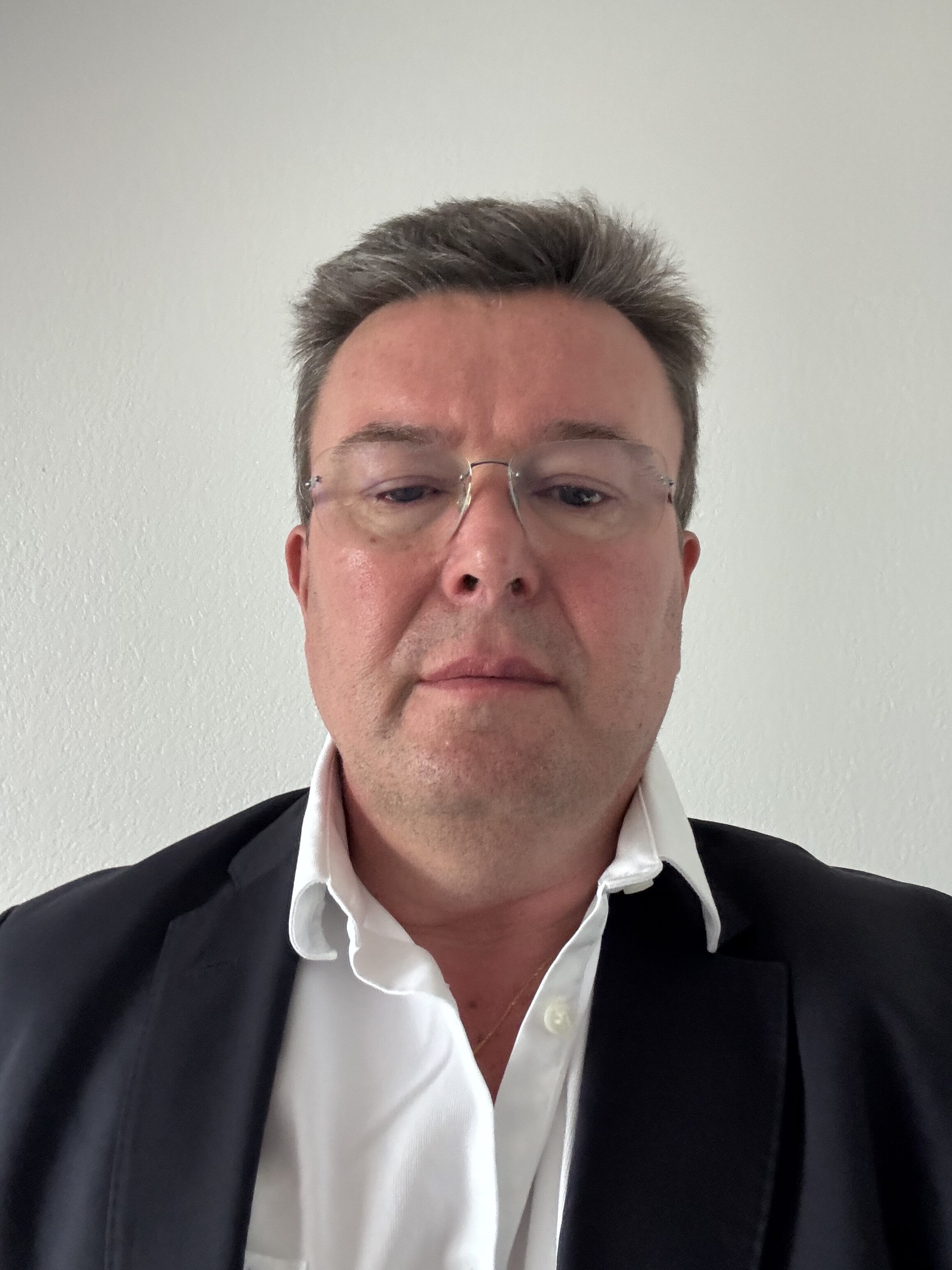 Portrait professionnel de Guy de Lussigny, DSI et manager de transition.